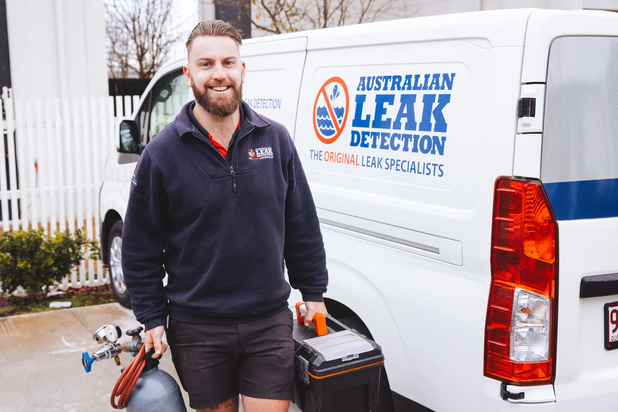 ALD specialist on-site detecting a leak